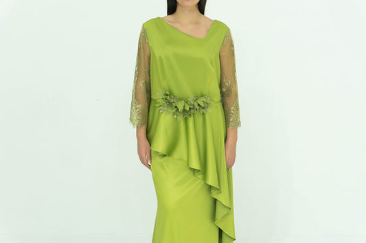 Abito Sonia Peña Verde – Effetto Asimmetrico con Maniche in Pizzo Floreale